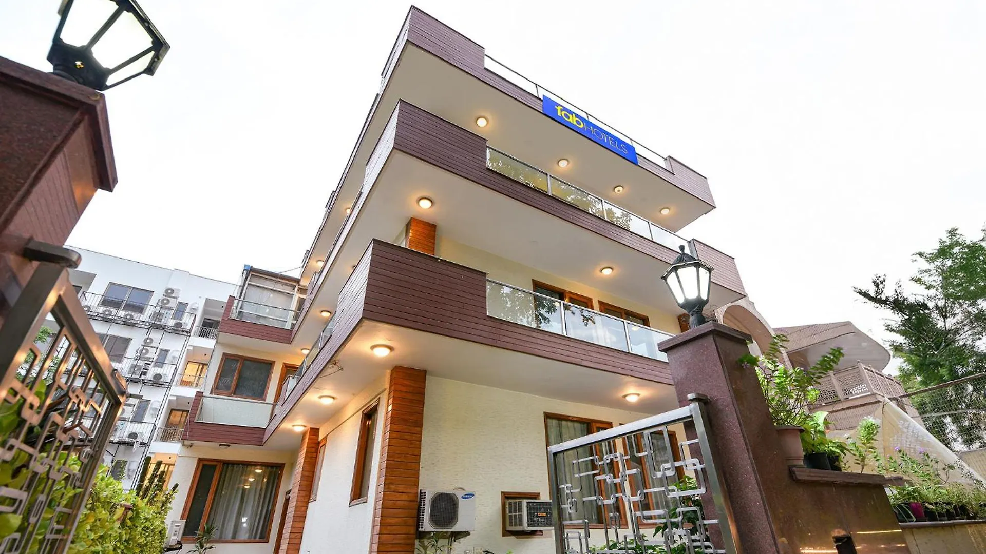 Fabhotel Akashneem - Mgf Metropolitan Mall Γκουργκάον Ξενοδοχείο