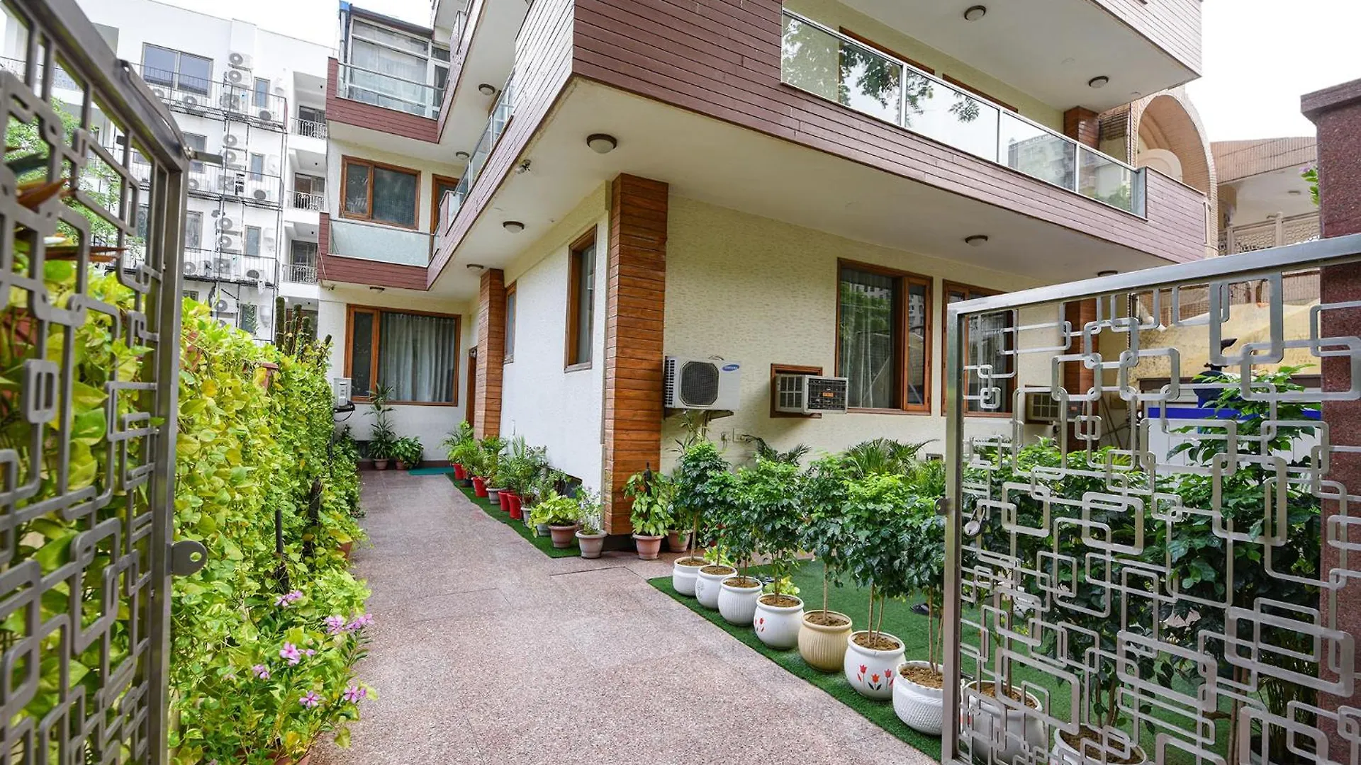 Fabhotel Akashneem - Mgf Metropolitan Mall Γκουργκάον
