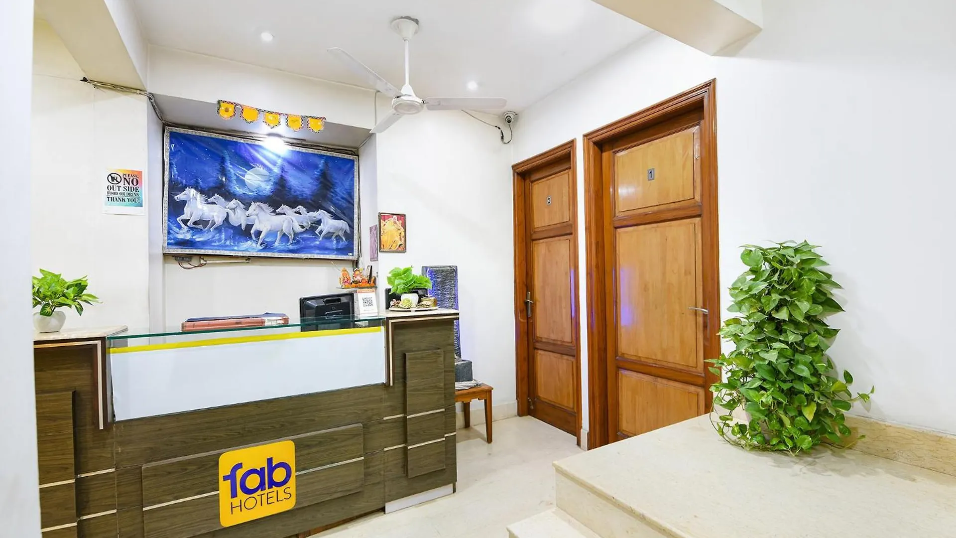 Ξενοδοχείο Fabhotel Akashneem - Mgf Metropolitan Mall Γκουργκάον