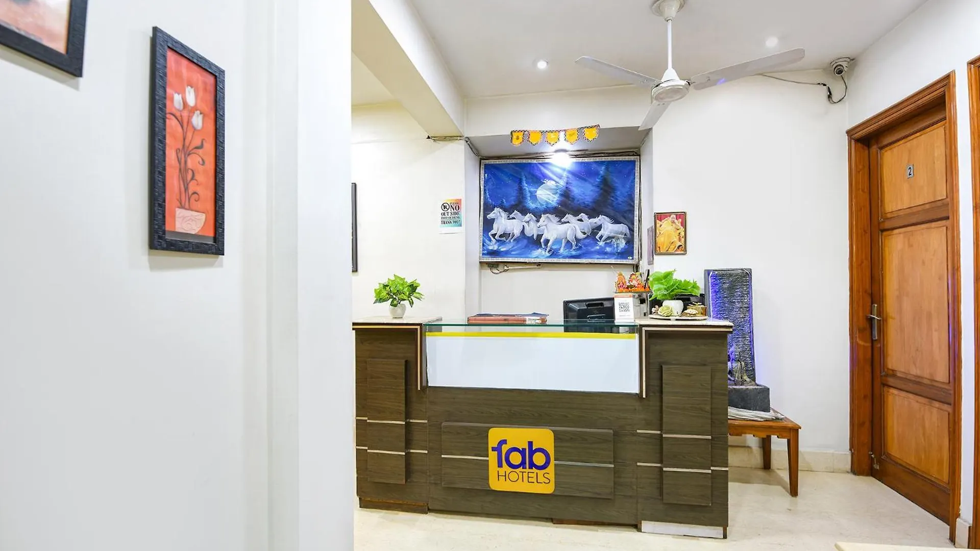 Ξενοδοχείο Fabhotel Akashneem - Mgf Metropolitan Mall Γκουργκάον